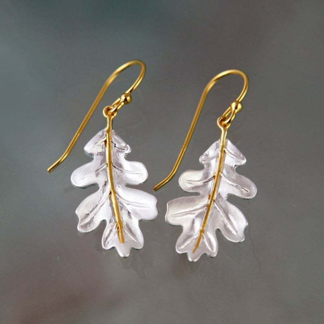Boucles d'oreilles Boho en or avec des feuilles blanches – Paradise Designs
