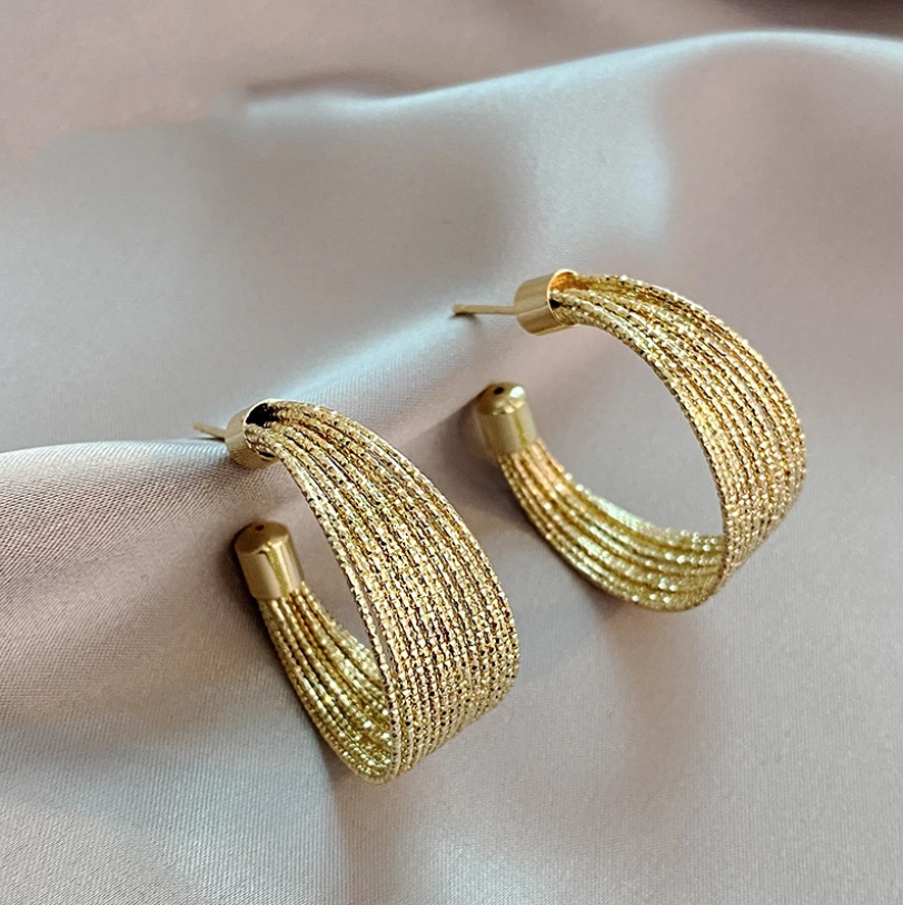Boucles d'oreilles élégantes en maille d'or – Paradise Designs