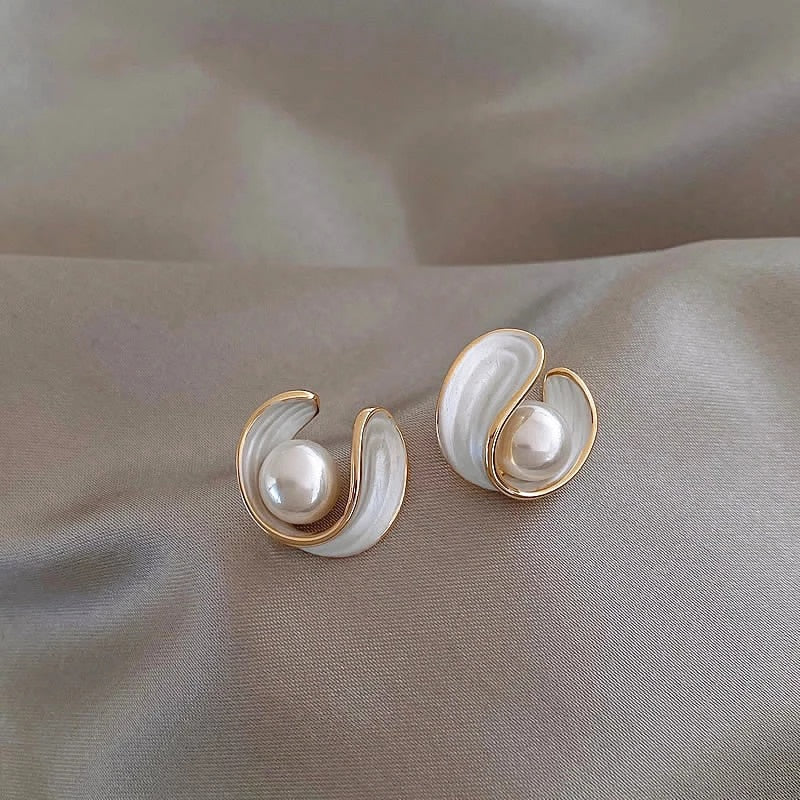 Boucles d'Oreilles de Luxe avec Opale Blanche et Perles en Or