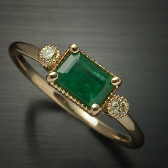 Anneau vert antique vintage