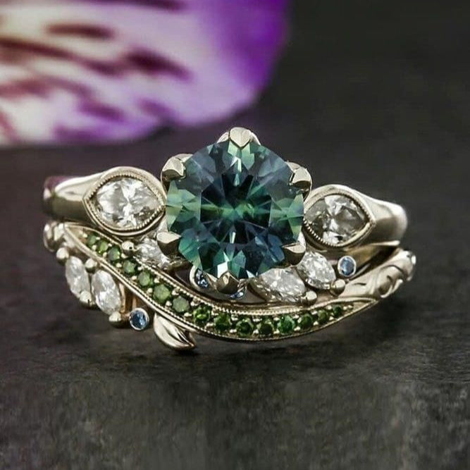 Exquise bague vintage vert brillant