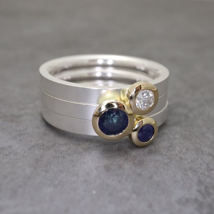 Bague en argent multicouche avec zircon bleu