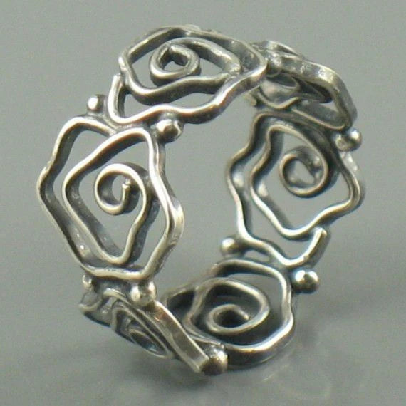 Bague creuse irrégulière en argent