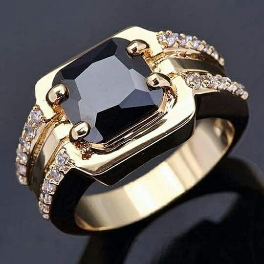 Bague vintage noire et diamant