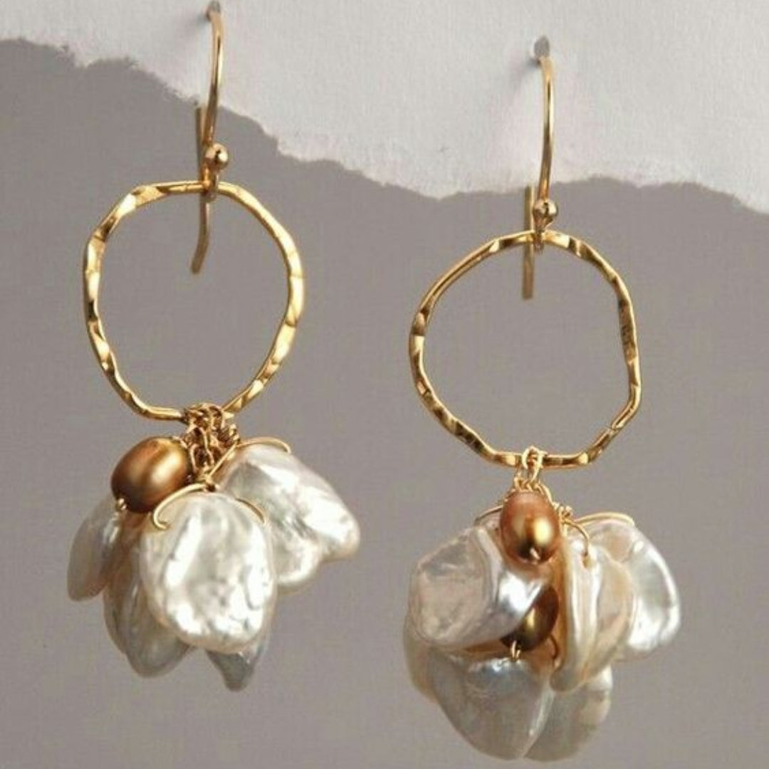 Boucles d'oreilles blanches en or vintage