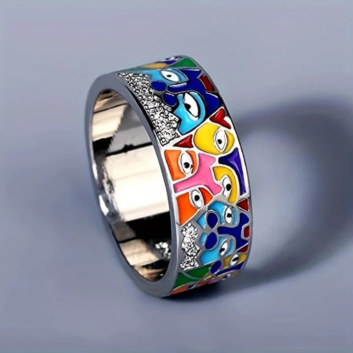 Bague en argent avec œil coloré