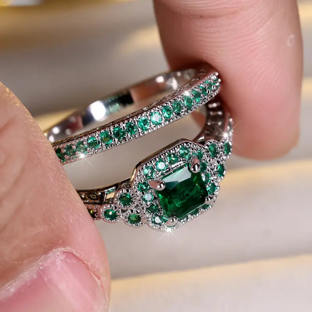 Ensemble de bagues en argent et cristal vert