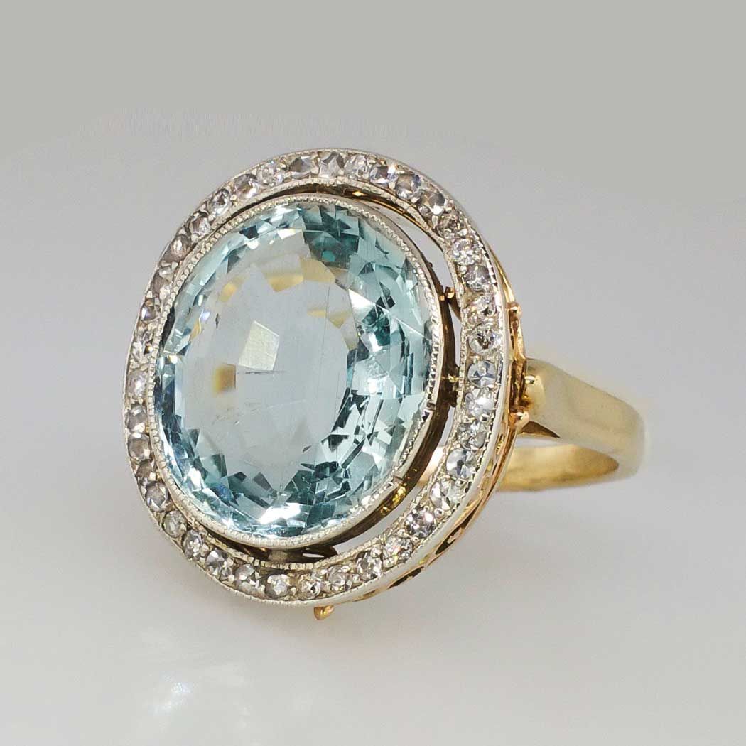Bague ronde en verre bleu et or