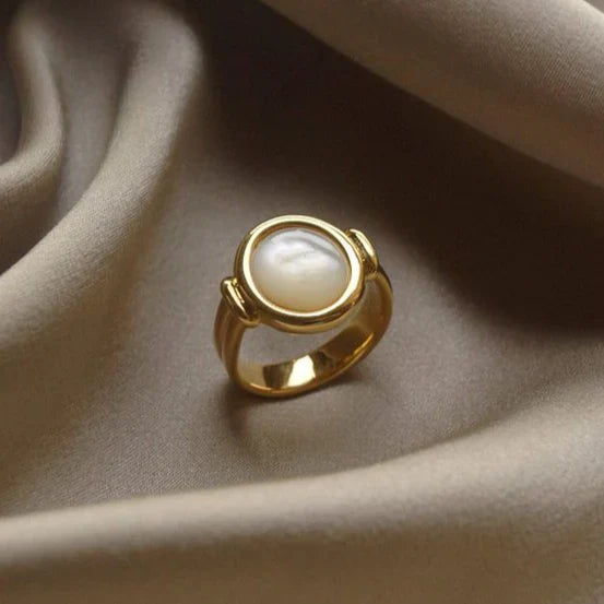 Bague Pierre blanche vintage