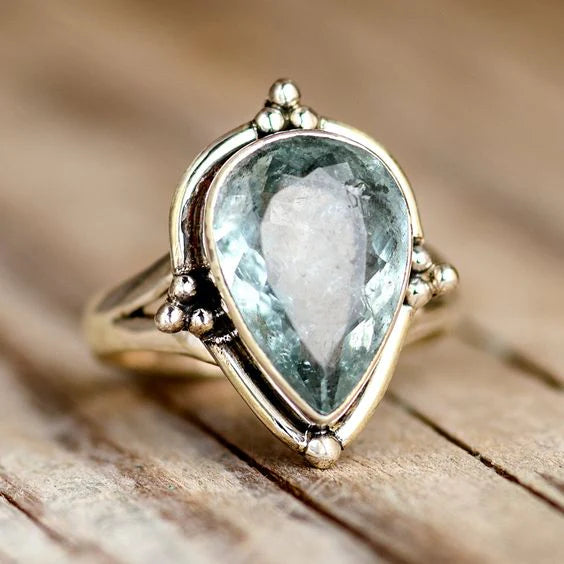 Bague vintage en zircone