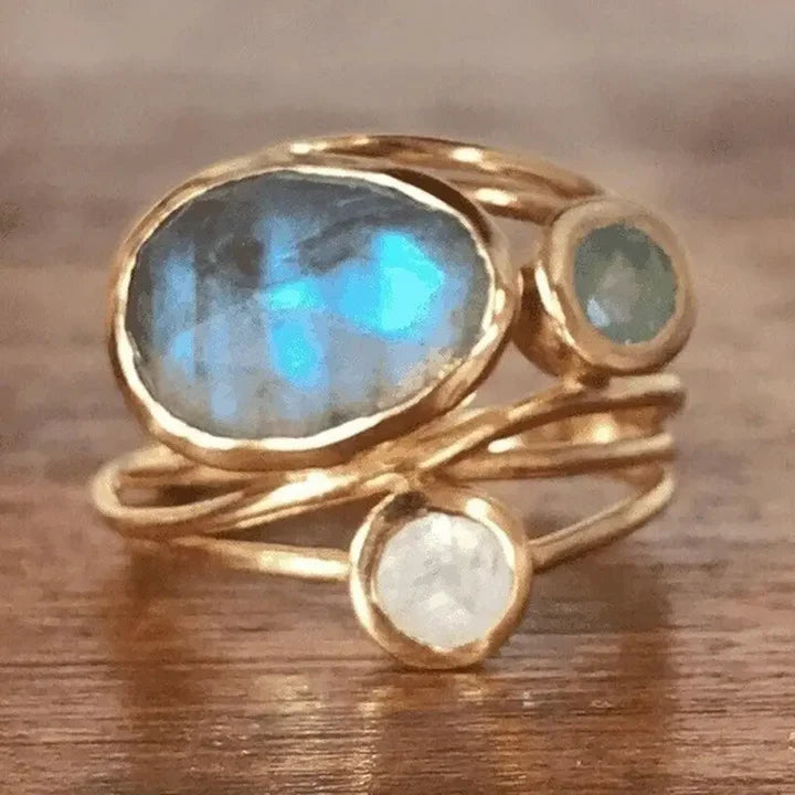 Bague vintage en pierre de lune bleue incrustée