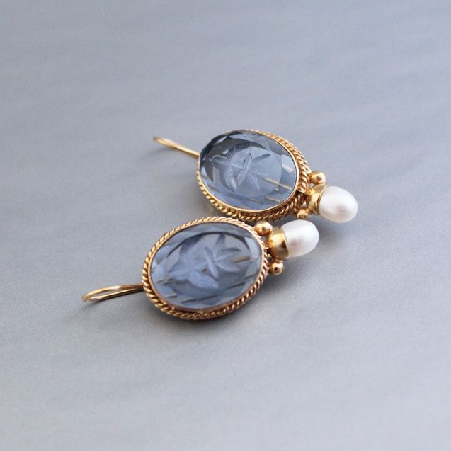 Boucles d'oreilles vintage en perles de verre bleues