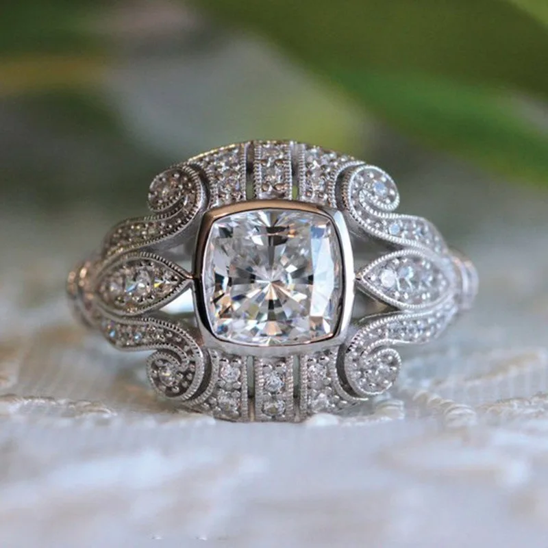 Bague vintage moderne en argent brillant