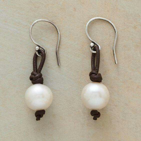 Boucles d'oreilles vintage en cuir et perles