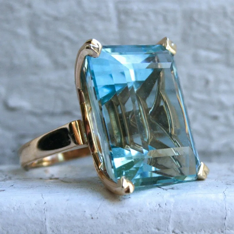 Bague en or bleu vintage