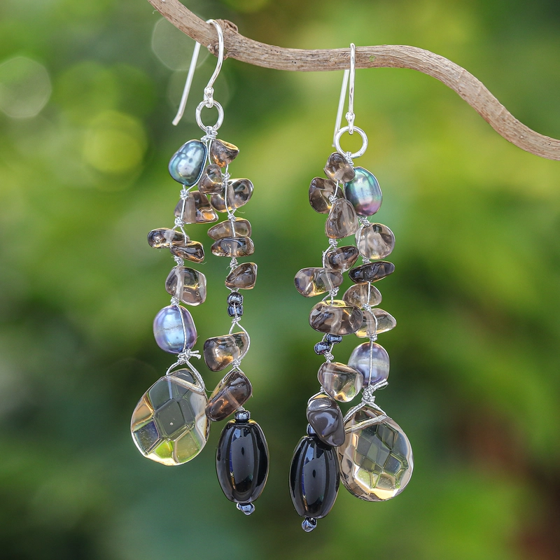 Boucles d'oreilles pendantes en zirconium de la nature