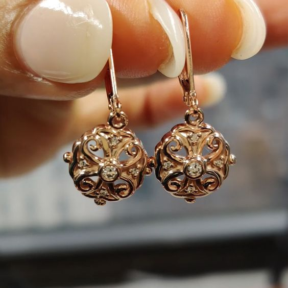 Boucles d'oreilles vintage en forme de mandala arrondi creux