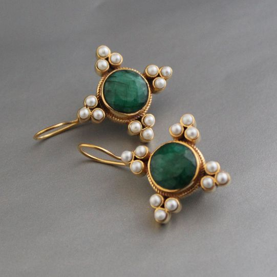 Boucles d'oreilles vintage en cristal vert et perles