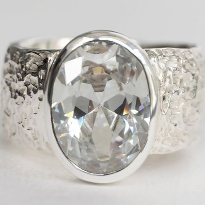 Bague en argent avec cristal vintage brillant