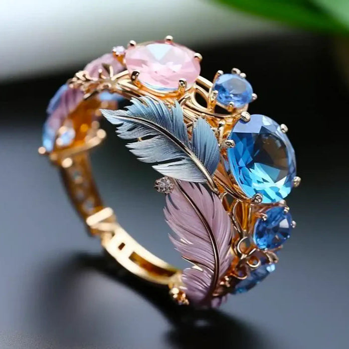 Bague vintage en cristal à plumes exotiques