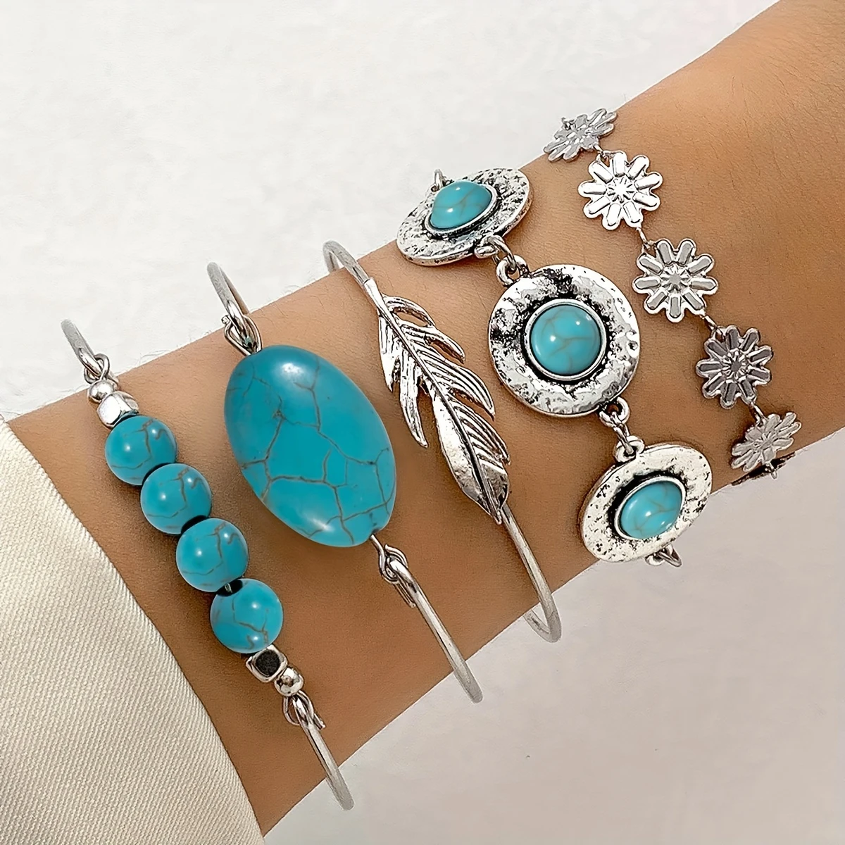 Bracelet vintage en argent et opale bleue