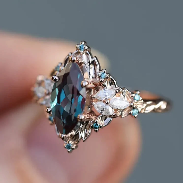 Bague exotique cristalline bleue