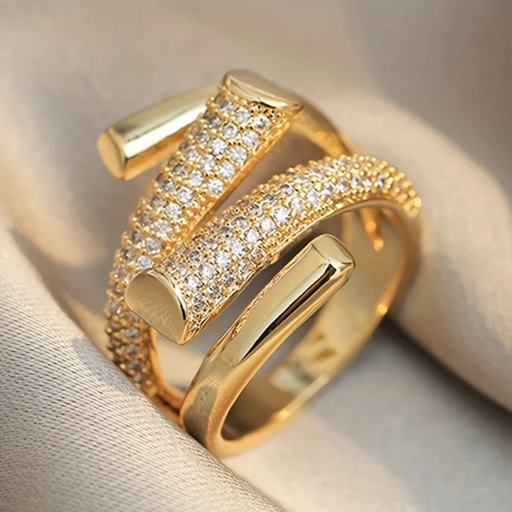 Bague en or brillant de forme irrégulière