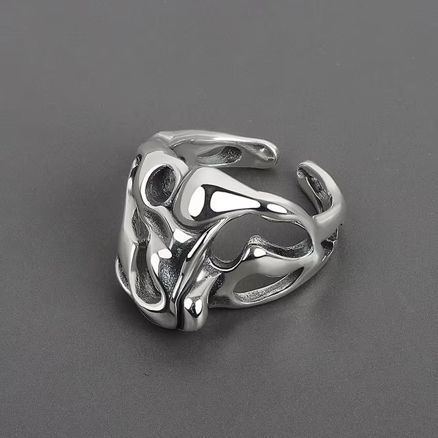 Bague irrégulière en argent plaqué