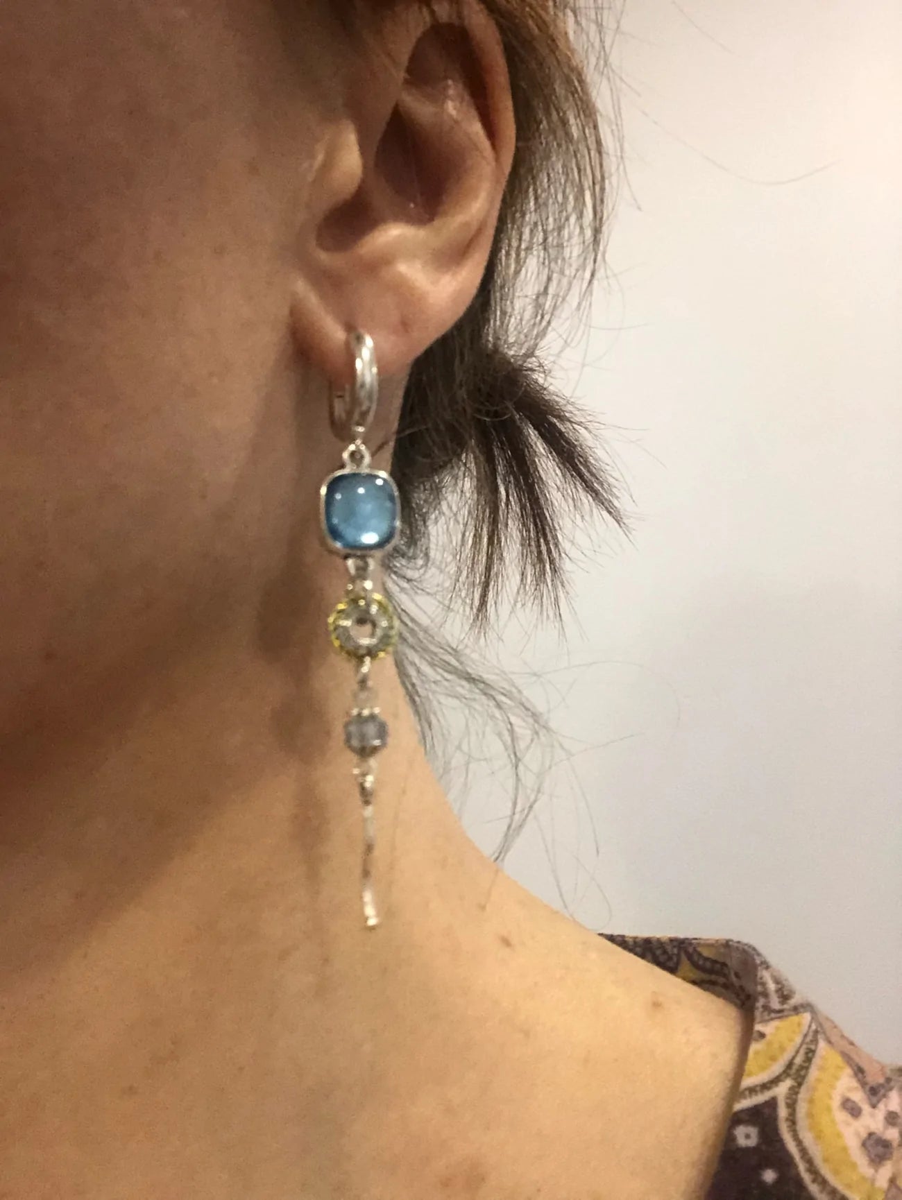 Boucles d'Oreilles Croix en Pierre Bleue