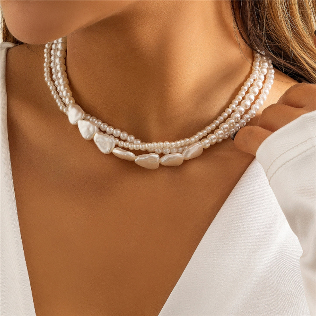 Collier de Pierres Blanches et Perles