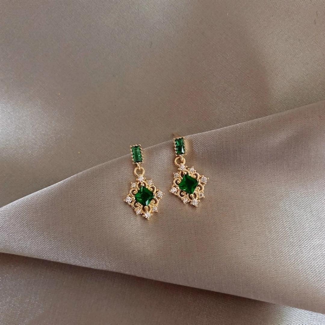 Boucles d'oreilles Elégantes en Zirconium Vert en Or