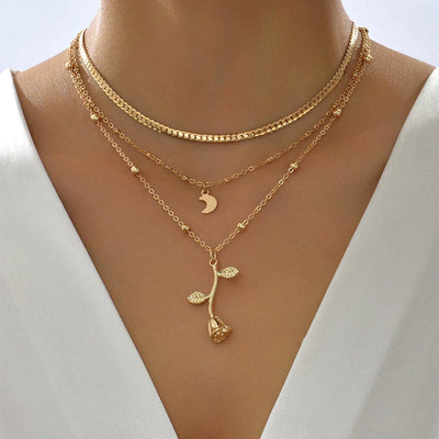 Collier à Pendentifs Rose et Lune en Or