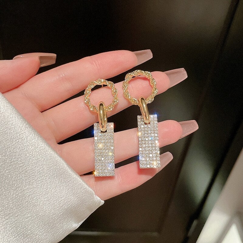 Boucles d'Oreilles Luxueuses en Zircone en Argent et Plaqué avec Strass Incrustés