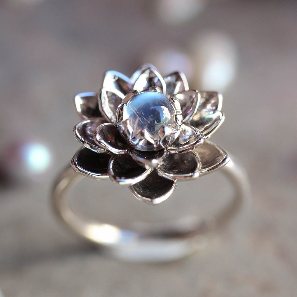 Bague avec Fleur de Lotus Blanche