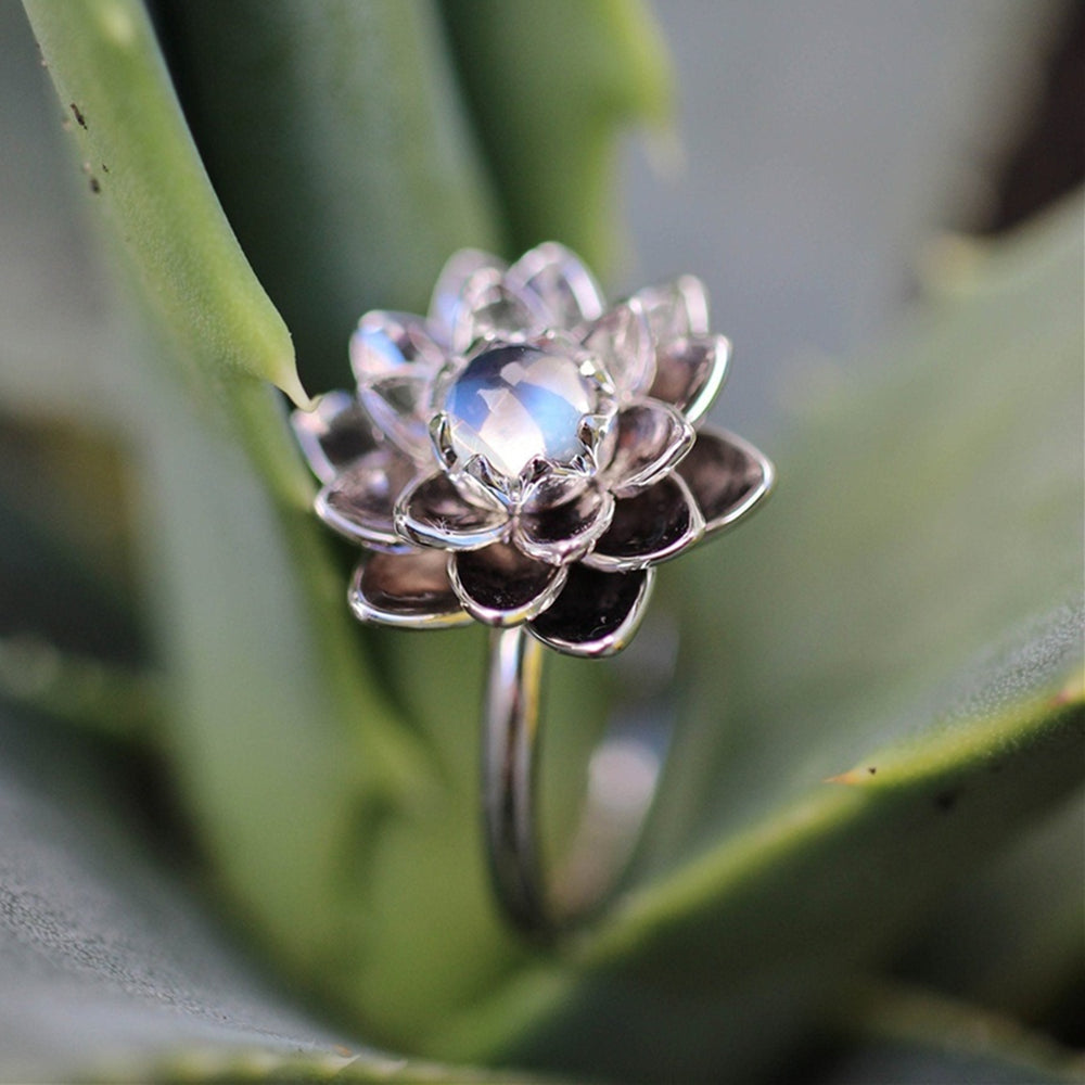 Bague avec Fleur de Lotus Blanche