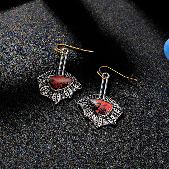 Boucles d'oreilles Irrégulières en Argent avec Pierres Rouges