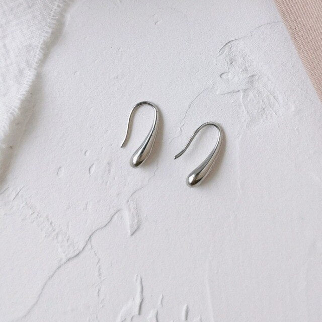 Boucles d'Oreilles Pendantes au Design Simple en Or et Argent