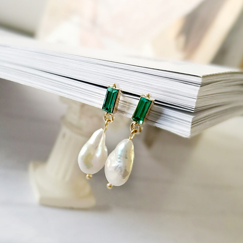 Boucles d'oreilles en Perles Baroques avec Emeraudes