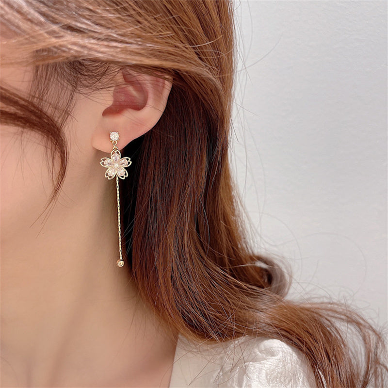 Boucles d'Oreilles Marguerite avec Zircon en Or