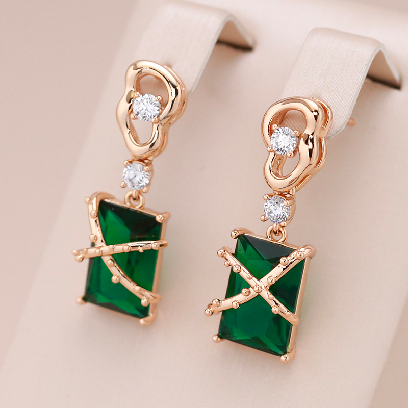 Petites Boucles d'oreilles avec Cristal Vert en Or