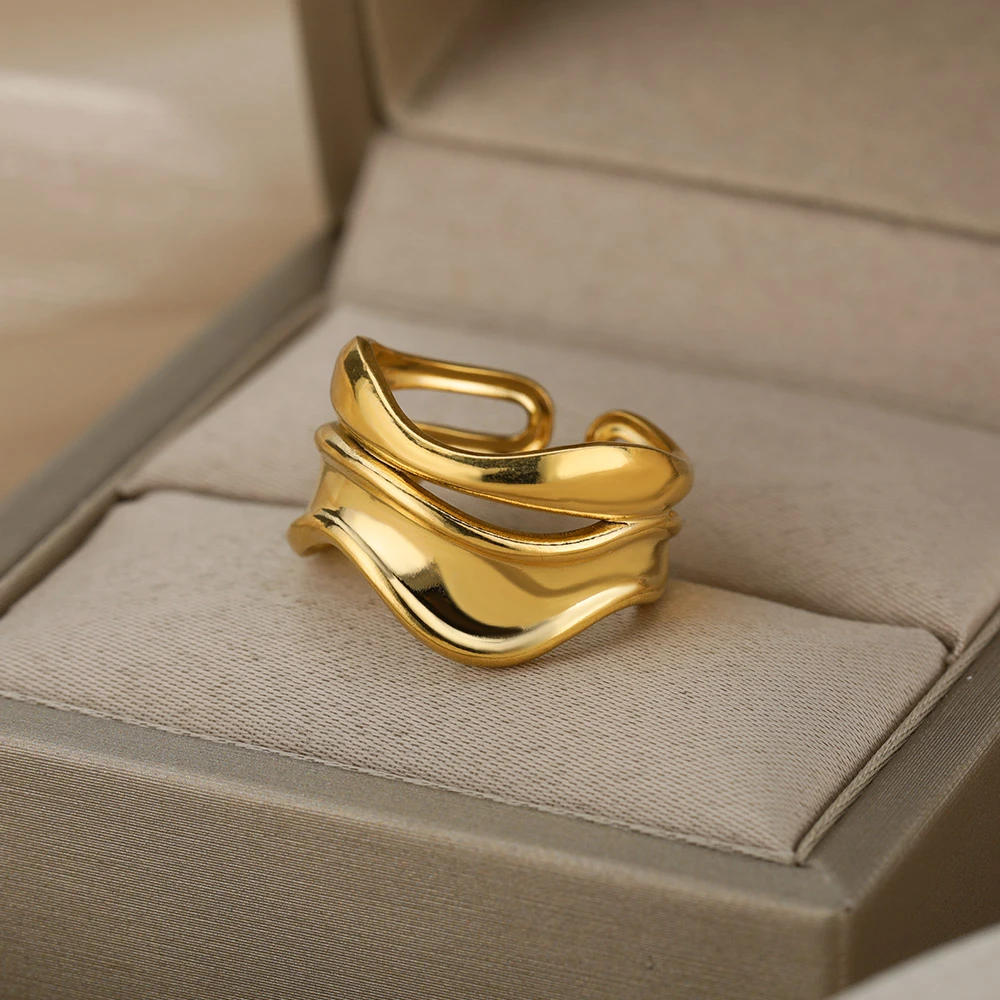 Bague Ondulée Irrégulière Dorée – Paradise Designs