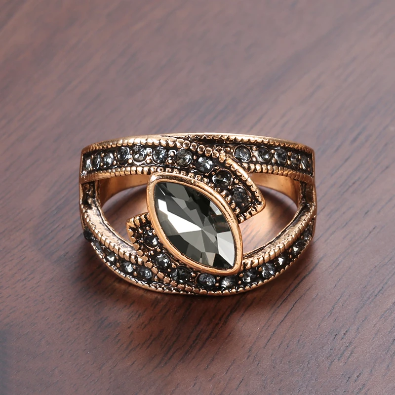 Élégante bague en cristal noir