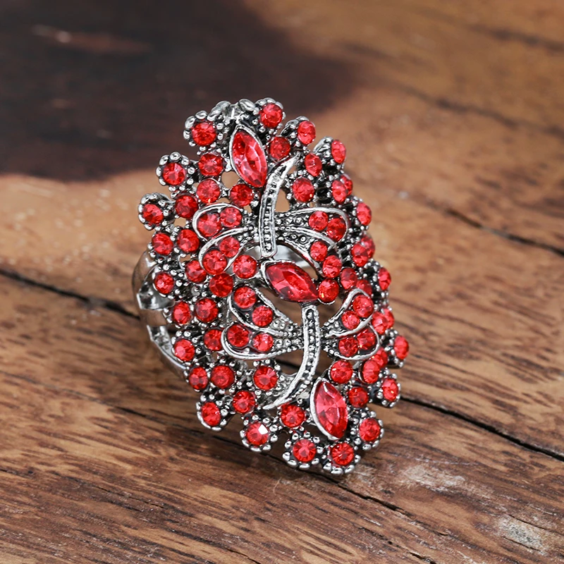 Élégante bague en argent en cristal rouge