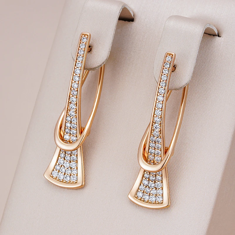 Boucles d’oreilles brillantes en or