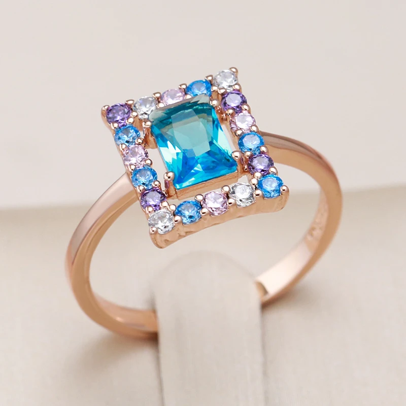 Élégante Bague Cubique avec Zircon Bleu