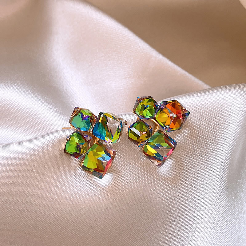 Boucles d'oreilles en zirconium multicolore en or élégant