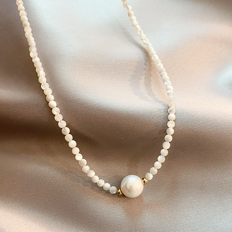 Elégant collier de perles