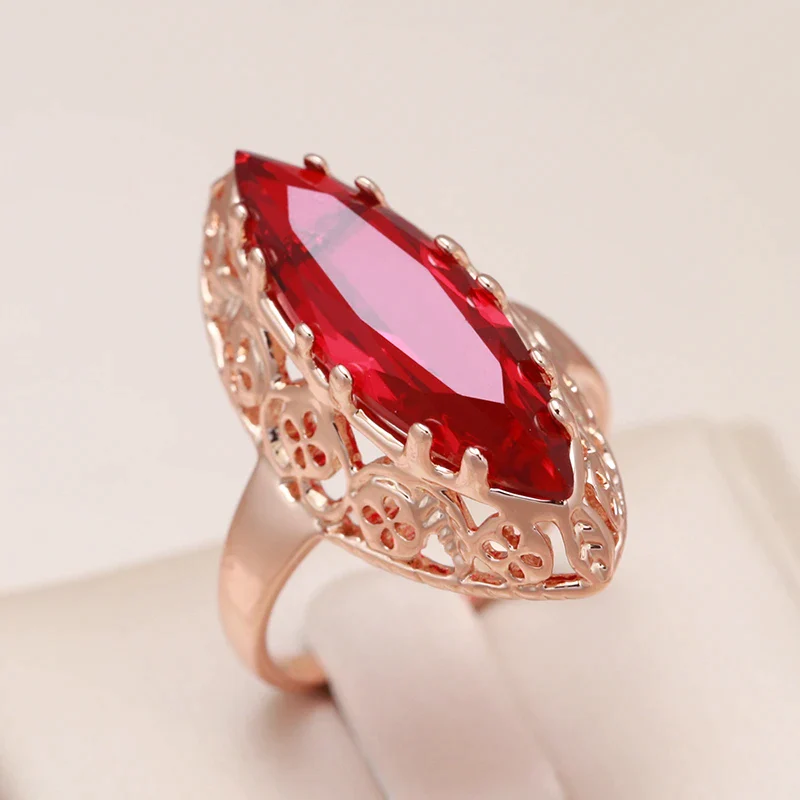 Bague rouge élégante en or