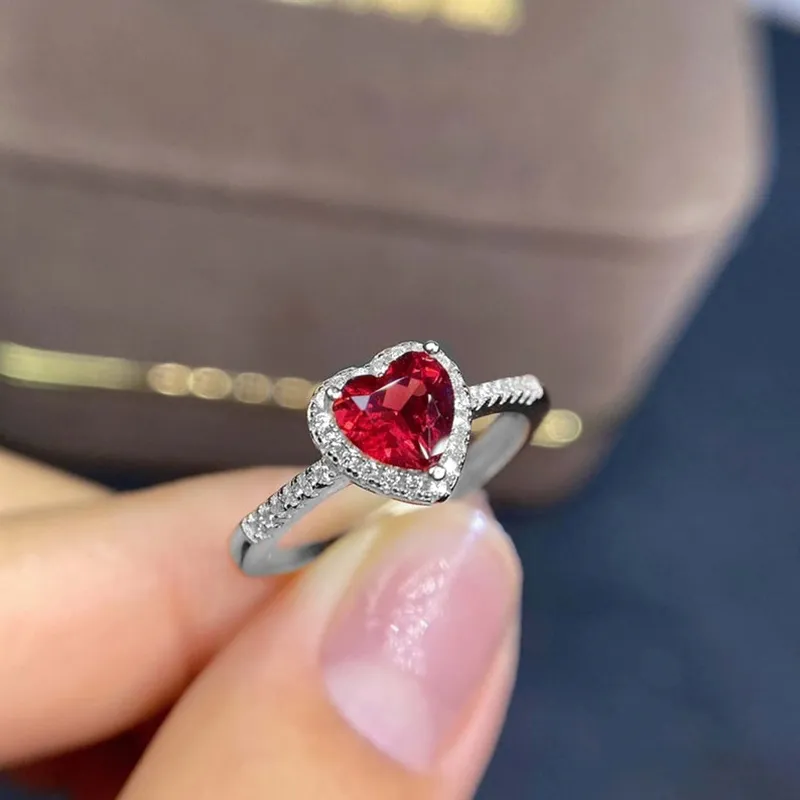 Bague coeur en zirconium rouge