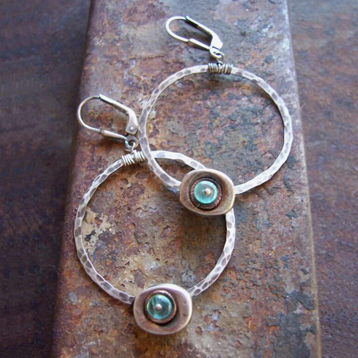 Boucles d'oreilles vintage en argent avec cristaux bleus